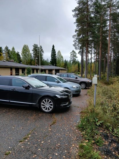 Suojatyökeskus paikoitusalue